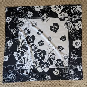 Polyester Floral Contrast Square Scarf 34x34"